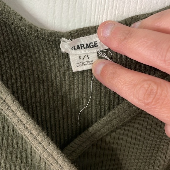 Garage NWOT Green Wrap Tie Front Crop Ribbed Tank Top Size Small P - Picture 2 of 5